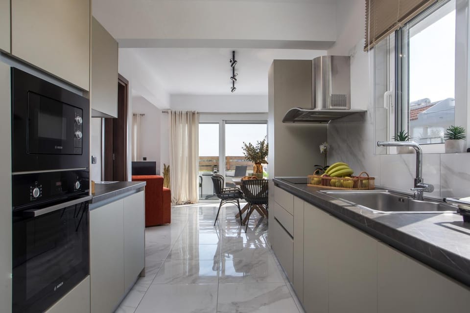 Kitchen or kitchenette, Dining area, oven, stove
