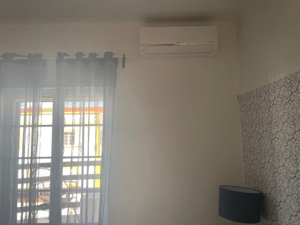 internet, air conditioner