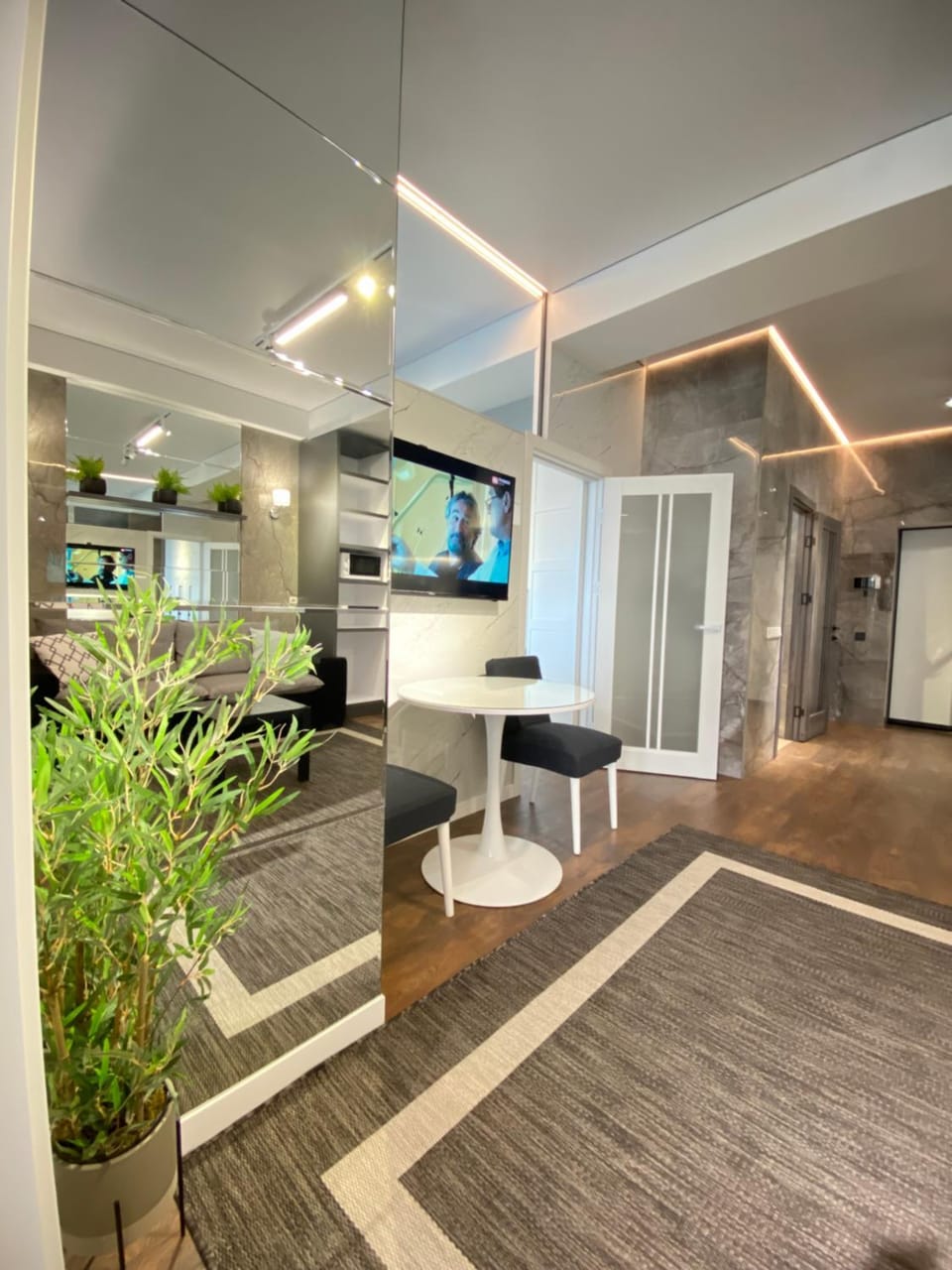 TV and multimedia, Living room, Seating area