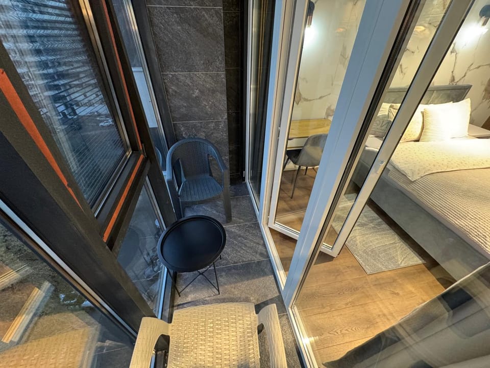 Seating area, Bedroom