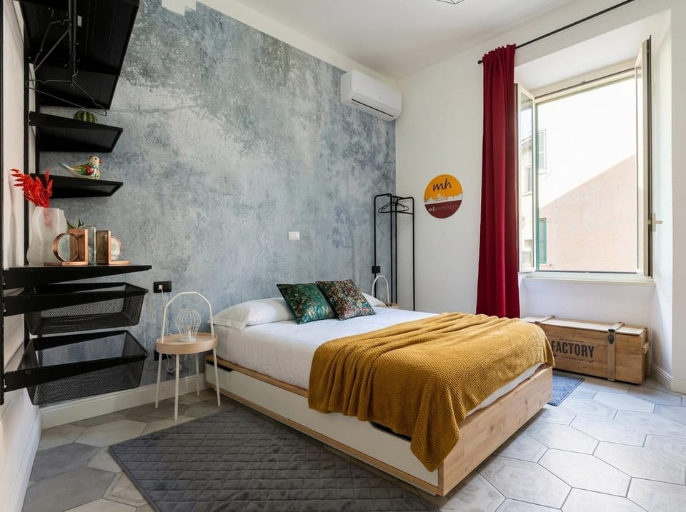 Bed, Photo of the whole room, Bedroom