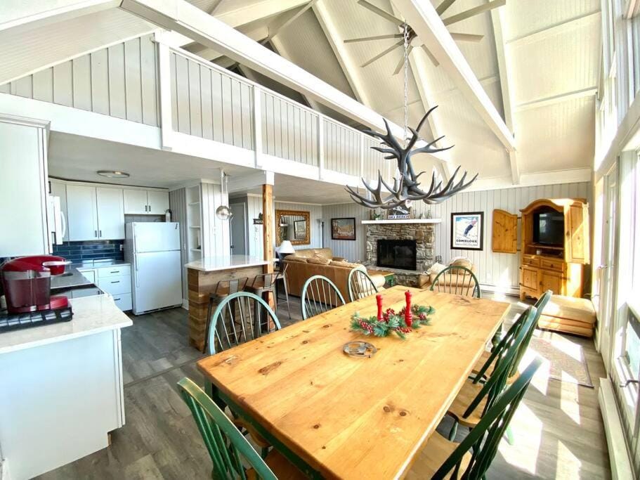 Cozy Charming Ski Chalet Sleeps 11 Chalet in Beech Mountain