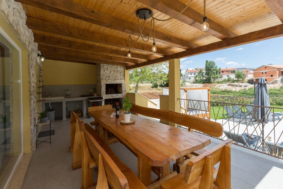 Villa Savey - heated pool Villa in Istria County