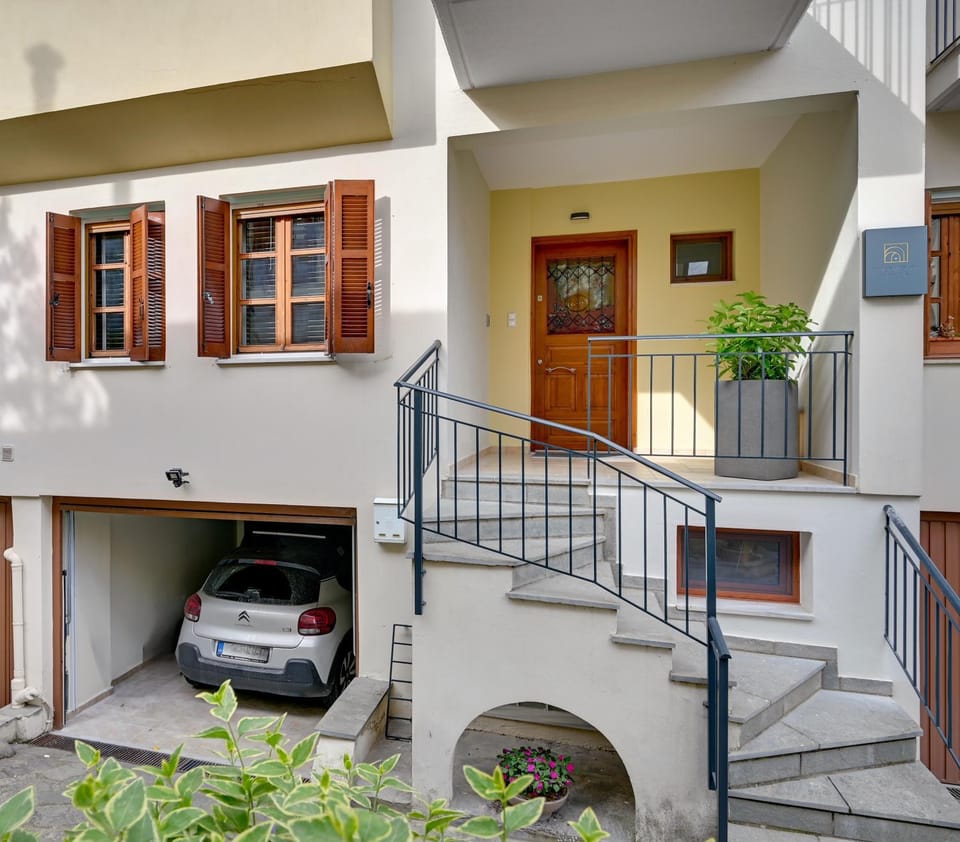 Facade/entrance, Parking