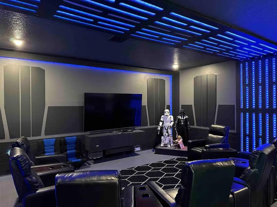 Communal lounge/ TV room, TV and multimedia, Evening entertainment
