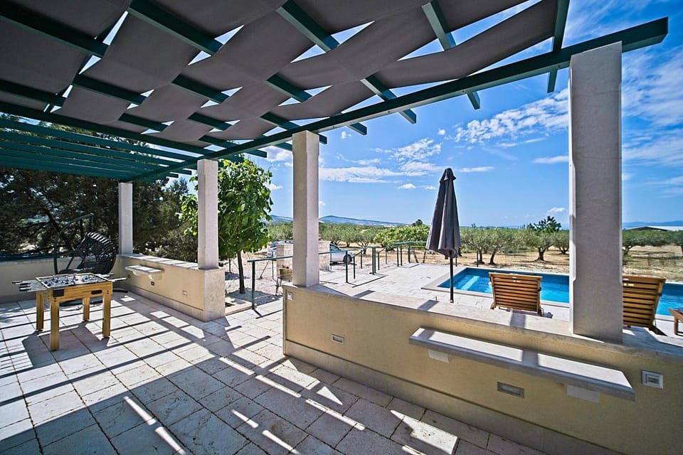Balcony/Terrace, Swimming pool
