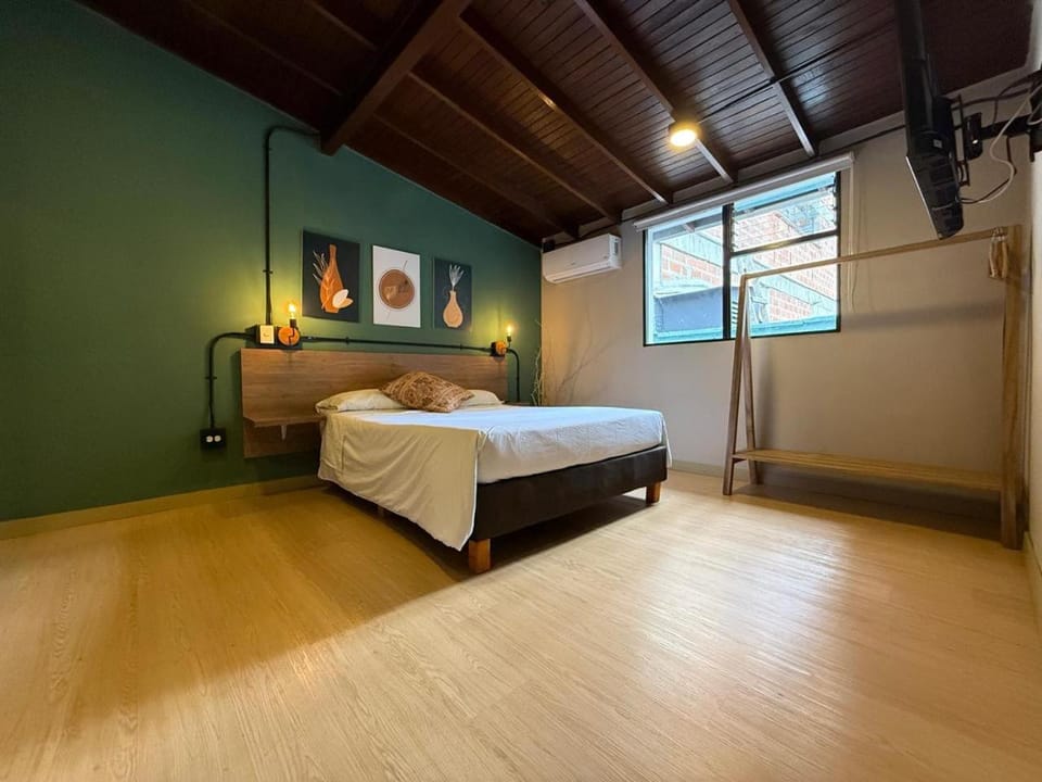 Bed, Bedroom, air conditioner