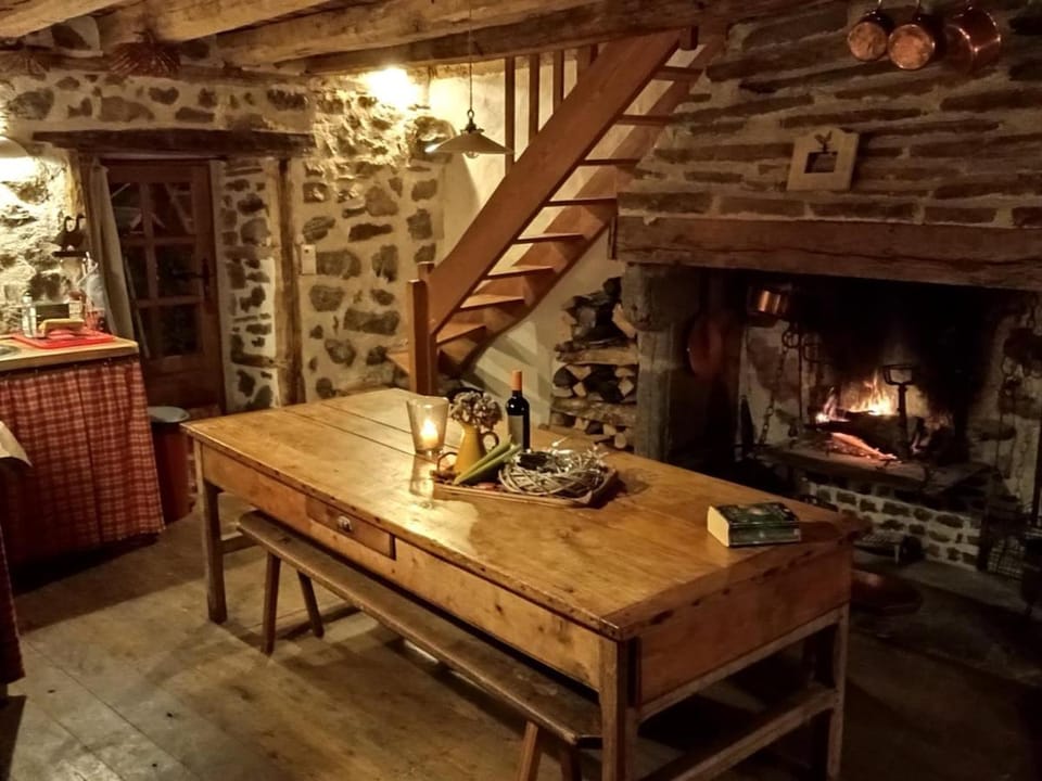Gîte L'Oustalou House in Auvergne-Rhône-Alpes