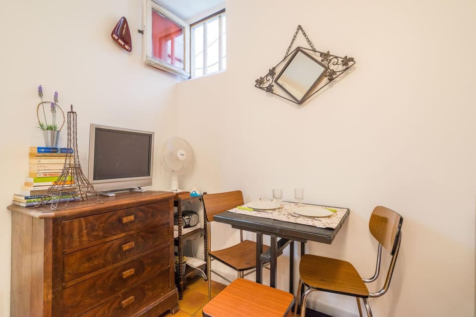 TV and multimedia, Dining area