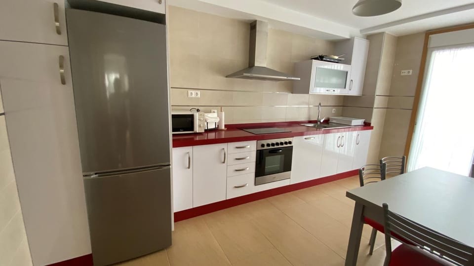 Kitchen or kitchenette, Dining area, oven, stove, toaster