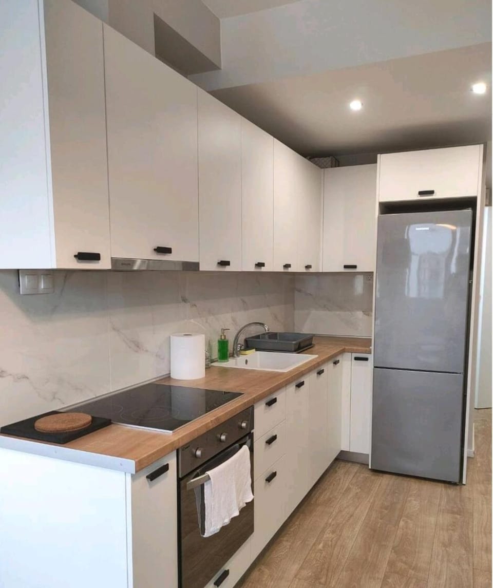 Kitchen or kitchenette, pet friendly, stove