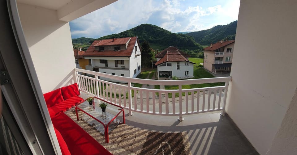 View (from property/room), Balcony/Terrace, Mountain view