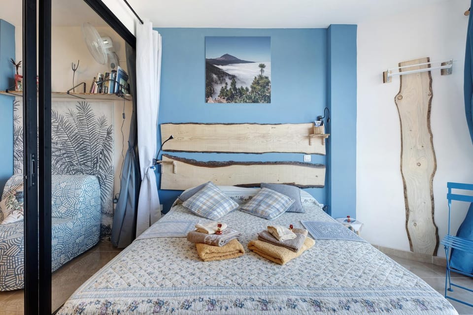 Living room, Bedroom