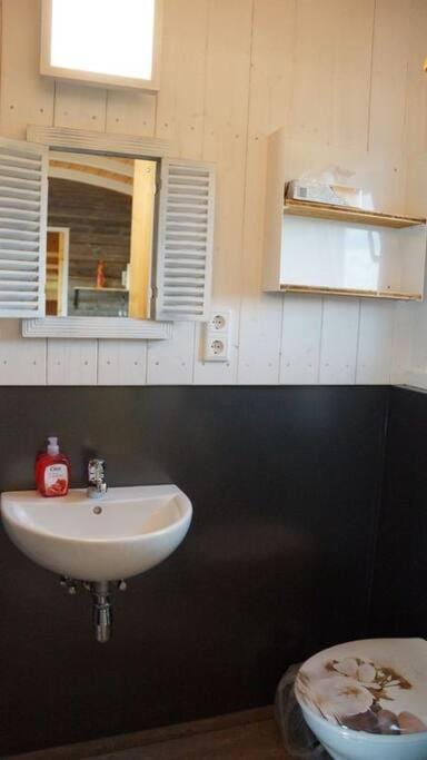 Feriendörfle Fritz - Zirkuswagen (rot) Apartment in Baden-Württemberg