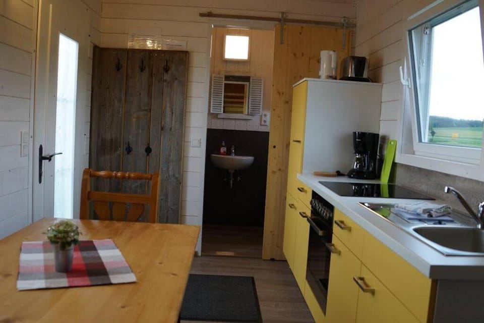 Feriendörfle Fritz - Zirkuswagen (rot) Apartment in Baden-Württemberg