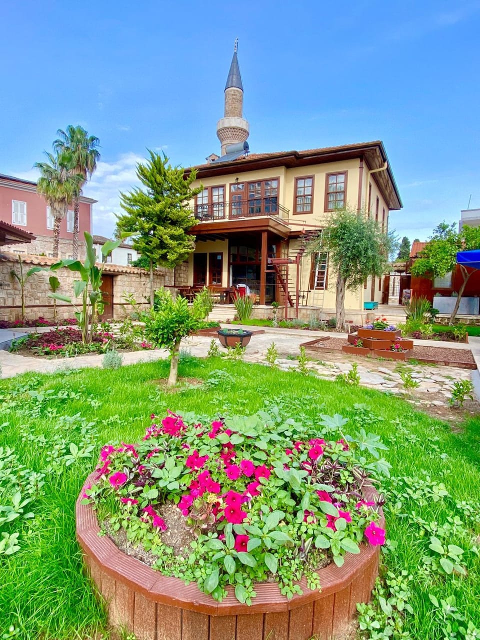 Property building, Day, Garden