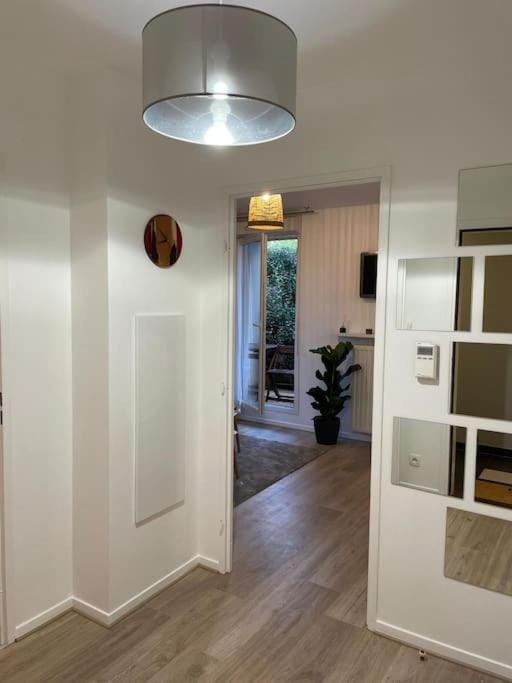 Studio 28 m2 & jardin privatif 20 m2 Apartment in Montigny-le-Bretonneux