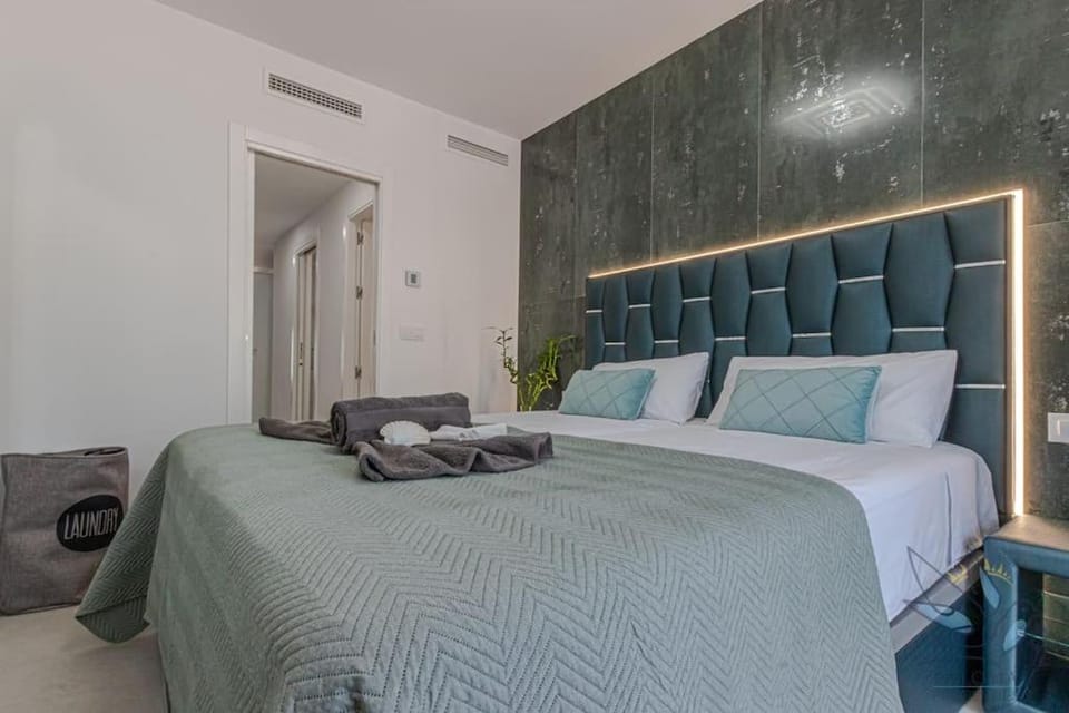 Puerto Marina Luxury 2BDR Apartment with Sea View Apartment in Benalmadena