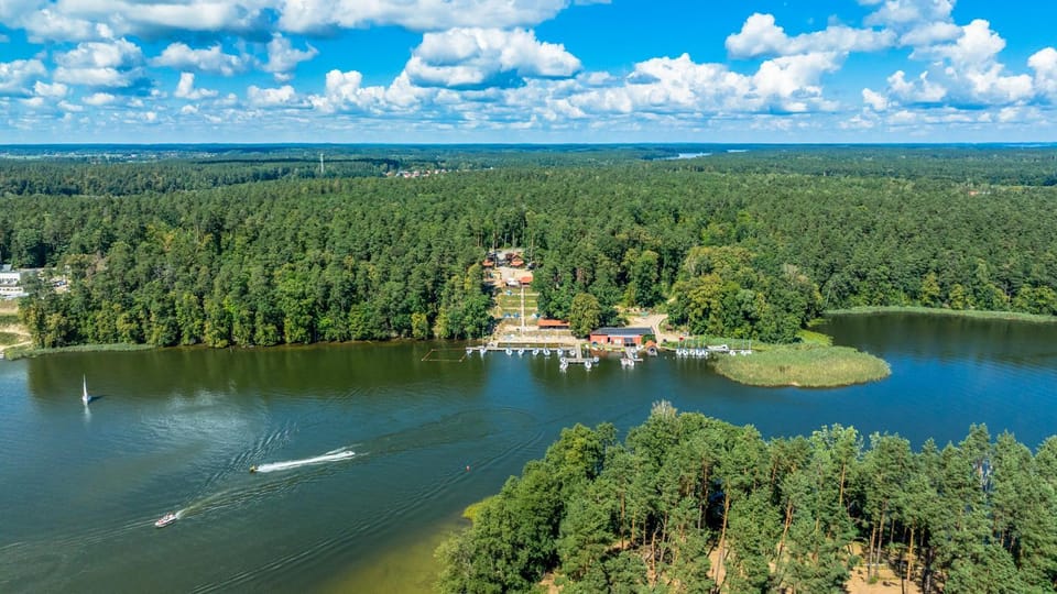 Patio, People, Natural landscape, Bird's eye view, Seating area, Lake view, Lake view, Landmark view, Landmark view, Sports, pet friendly, pet friendly