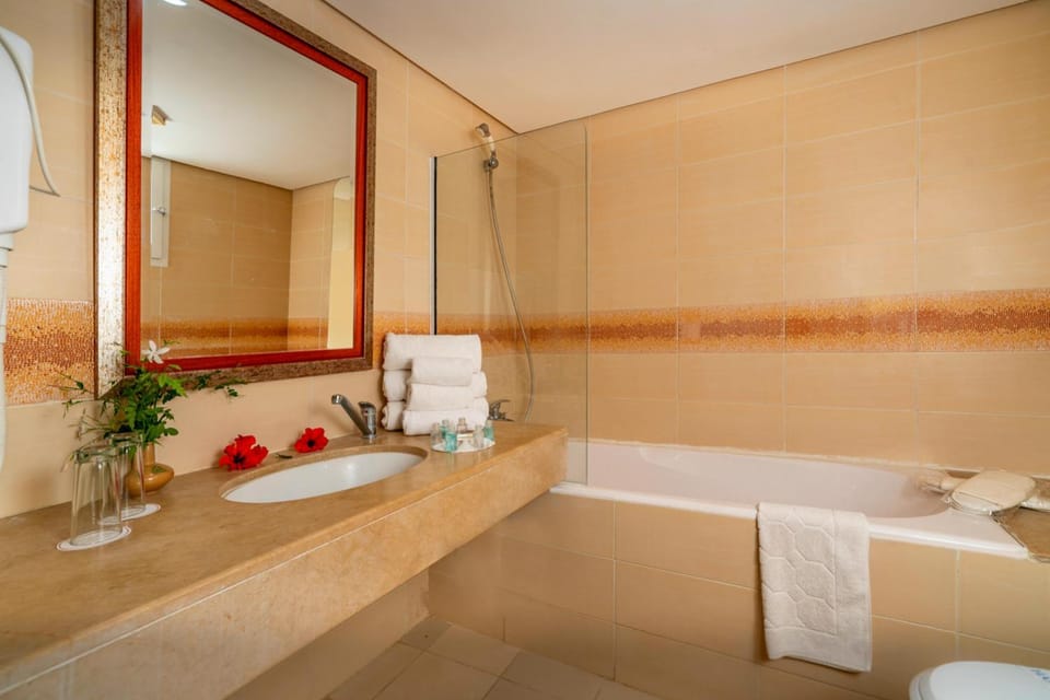 Bathroom, Bath, towels