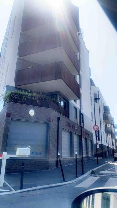 Property building, Street view