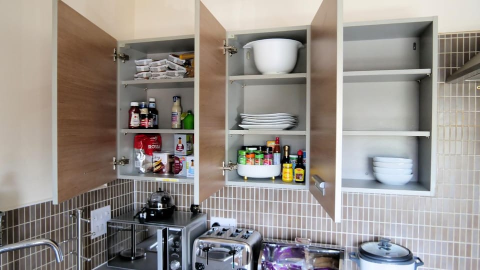 Coffee/tea facilities, Kitchen or kitchenette, minibar, stove, toaster