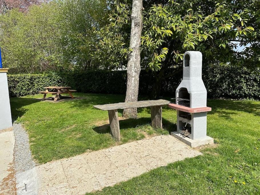 Les hirondelles au bord de l'eau House in Brittany