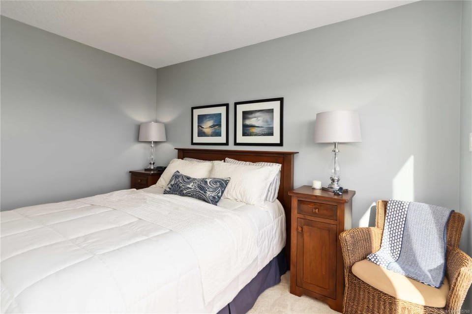 Discovery Townhouse - Pet Friendly House in Vancouver Island