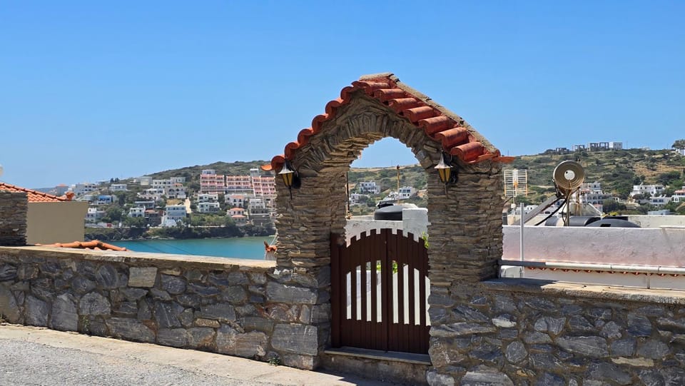 Facade/entrance, Sea view