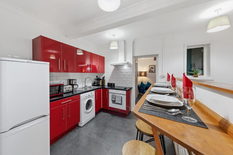 Kitchen or kitchenette, Breakfast, kitchen