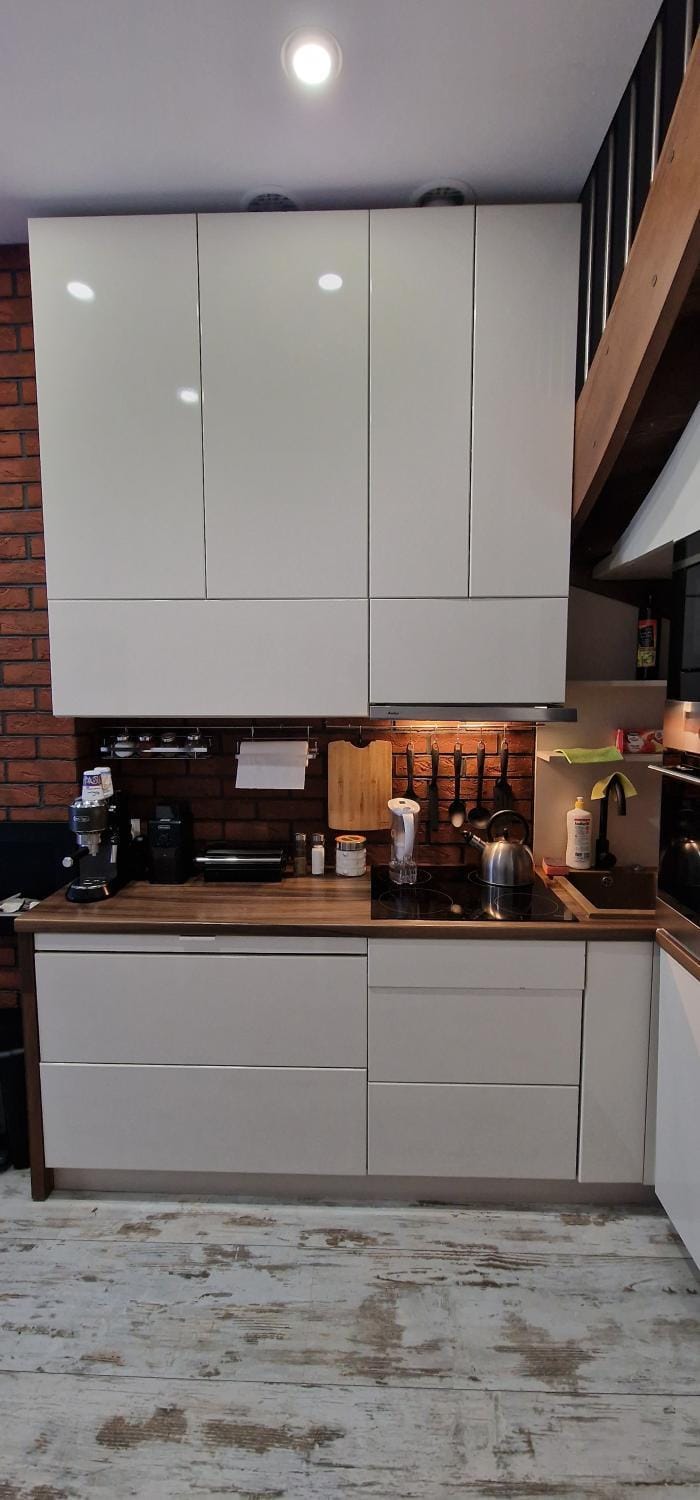 Coffee/tea facilities, Kitchen or kitchenette, stove