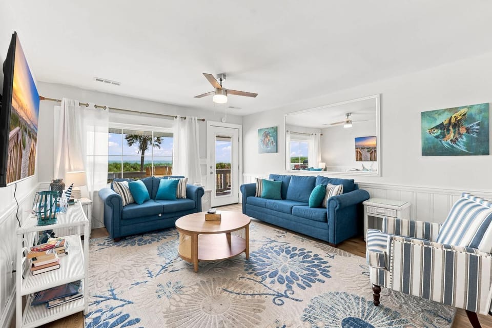 DWs Oceanfront Beach House Huge Sun Deck House in North Myrtle Beach