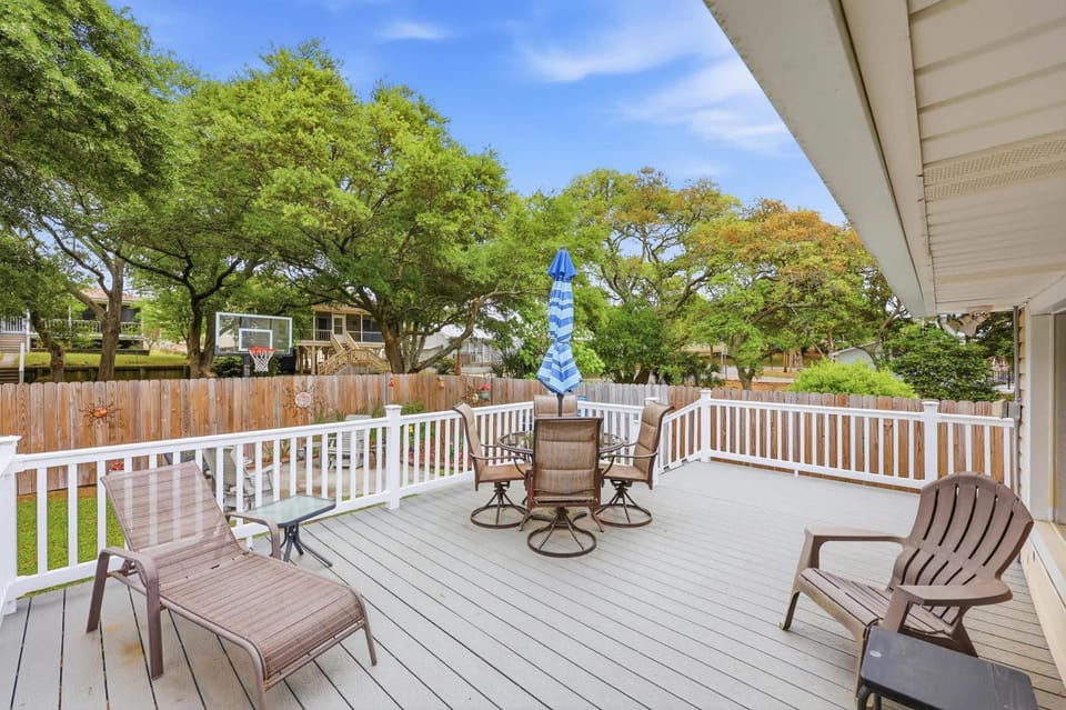 Endless Summer House 100 Ft to Beach w Fenced Yard House in North Myrtle Beach