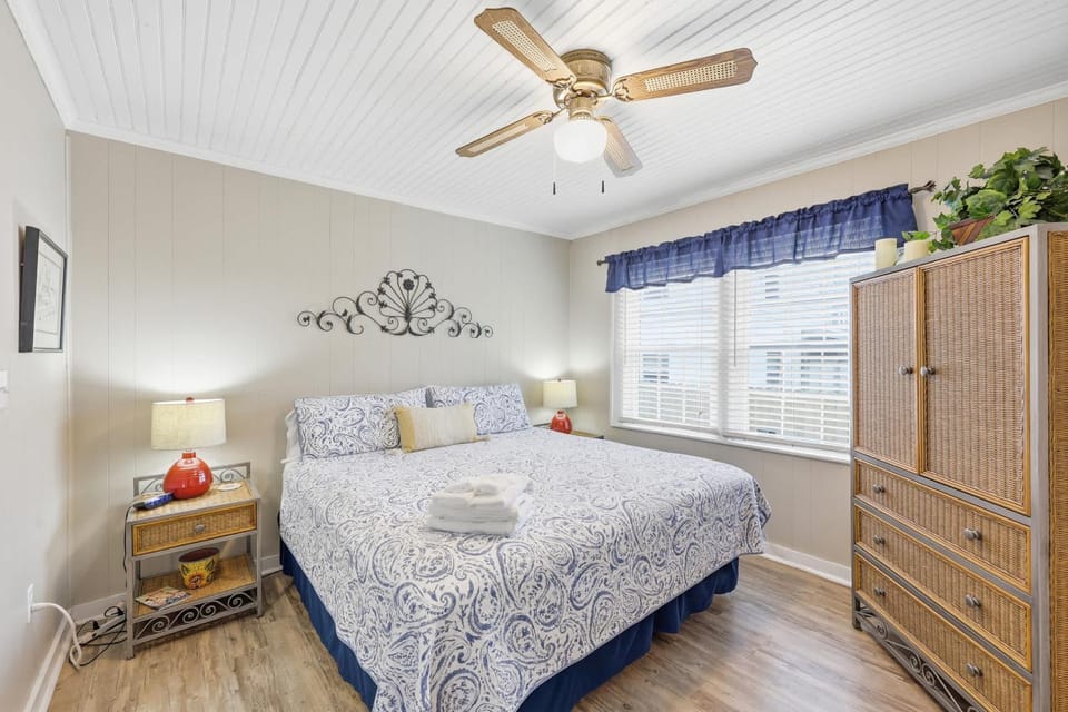 Endless Summer House 100 Ft to Beach w Fenced Yard House in North Myrtle Beach