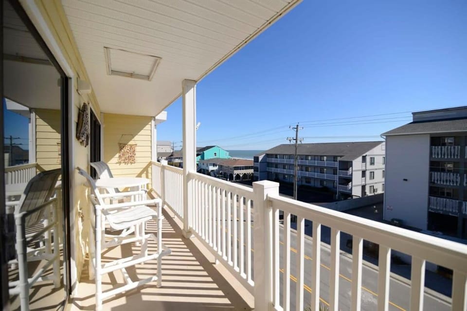 Ocean View on Ocean Blvd w Pool and Grill House in North Myrtle Beach