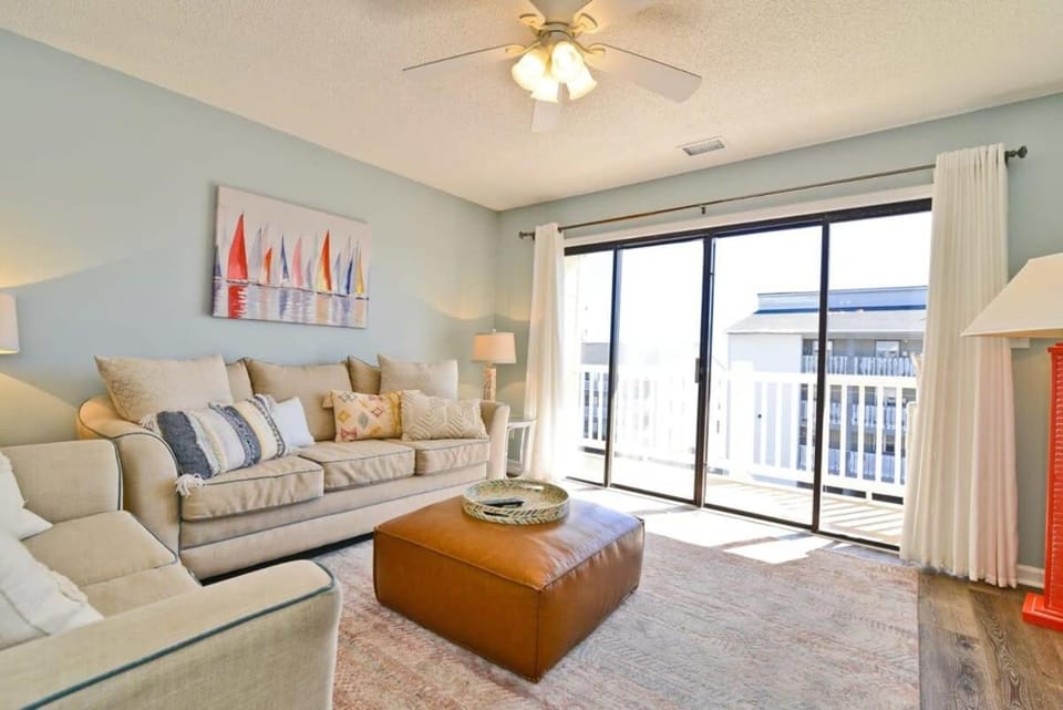 Ocean View on Ocean Blvd w Pool and Grill House in North Myrtle Beach
