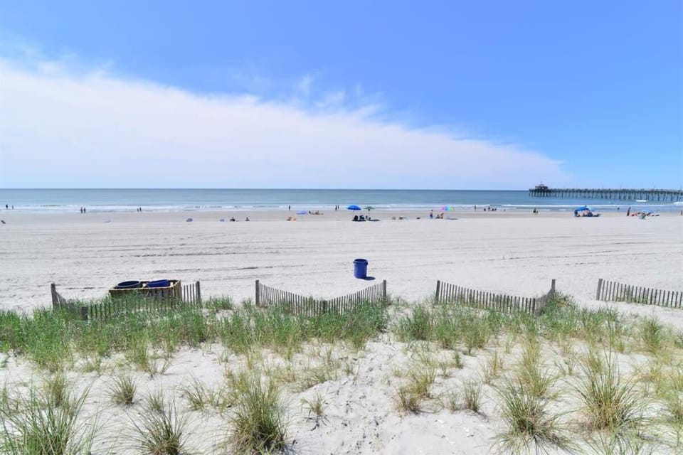 Hazels Child II Oceanfront Beach House w Pier View House in North Myrtle Beach