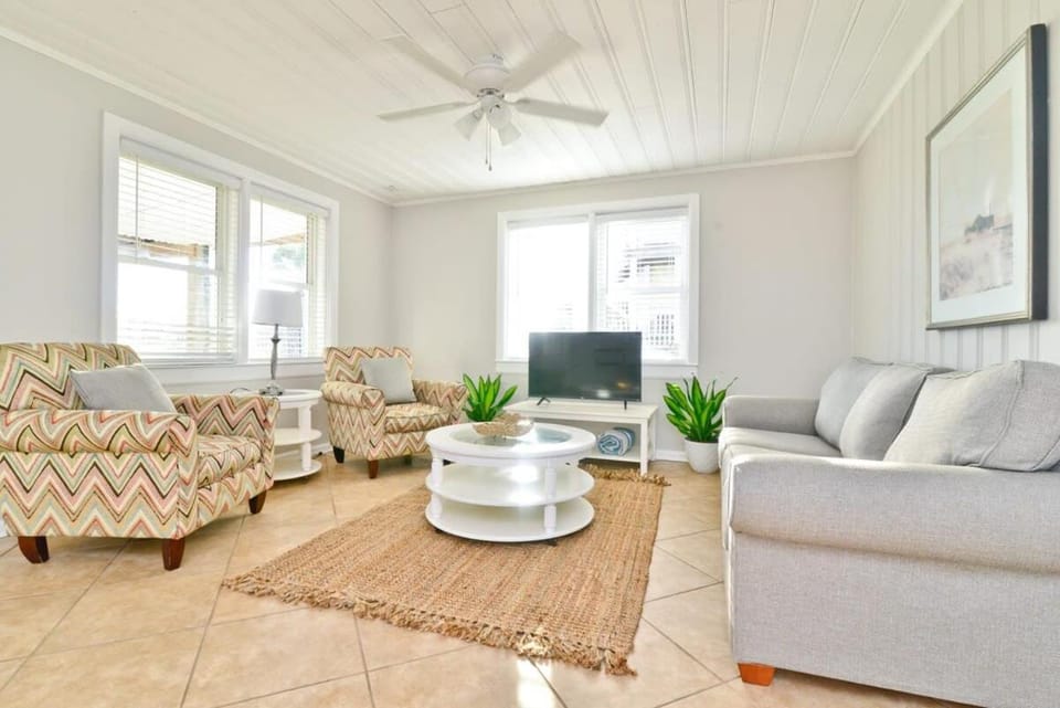 Hazels Child II Oceanfront Beach House w Pier View House in North Myrtle Beach