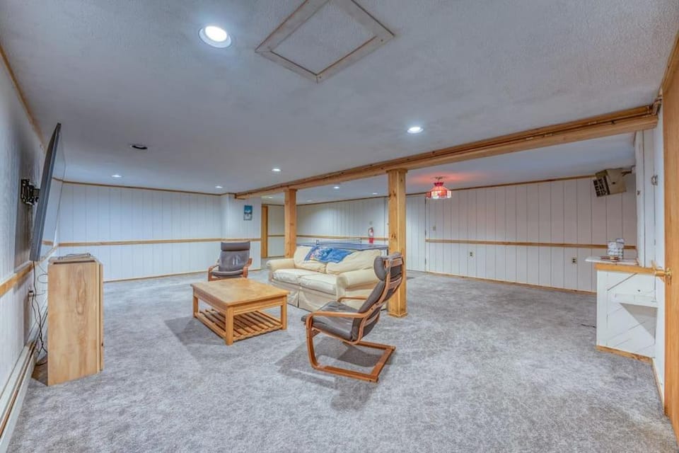 The Monk's Cottage-White Mountains, Pet Friendly House in Woodstock