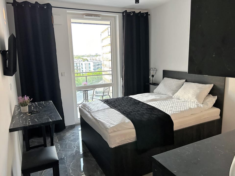 Bed, TV and multimedia, Balcony/Terrace, Photo of the whole room