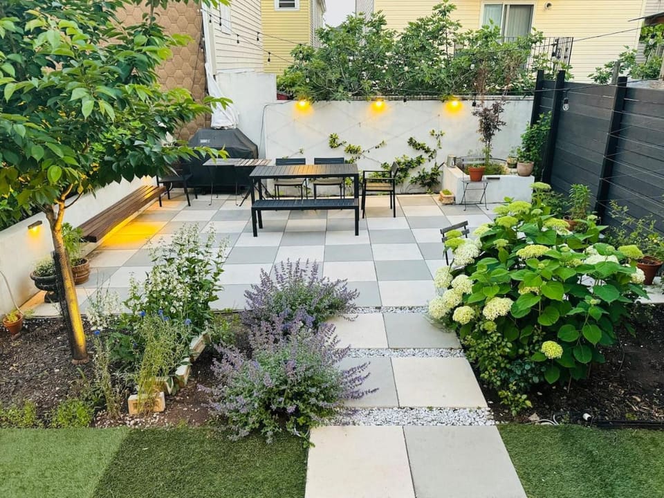 Chic 2BR Retreat 15min FIFA World Cup MetLife Stad Apartment in Harrison
