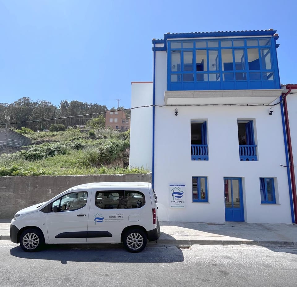 Property building, Location