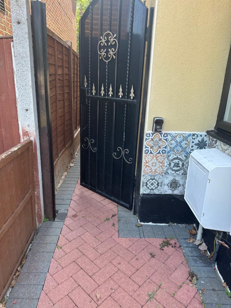 Facade/entrance, Day