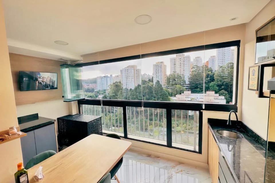View (from property/room), Balcony/Terrace, City view, Garden view