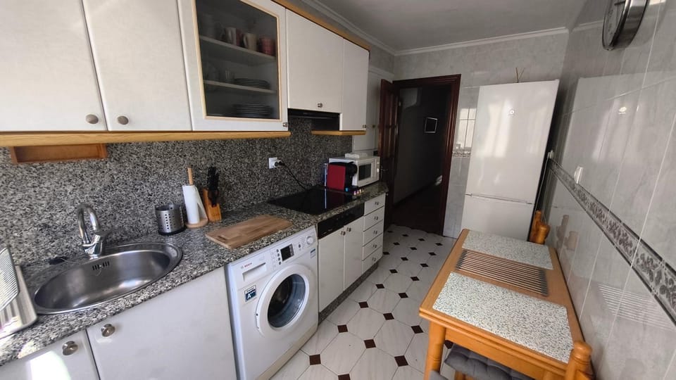 Coffee/tea facilities, Kitchen or kitchenette, Dining area, pet friendly, stove, toaster