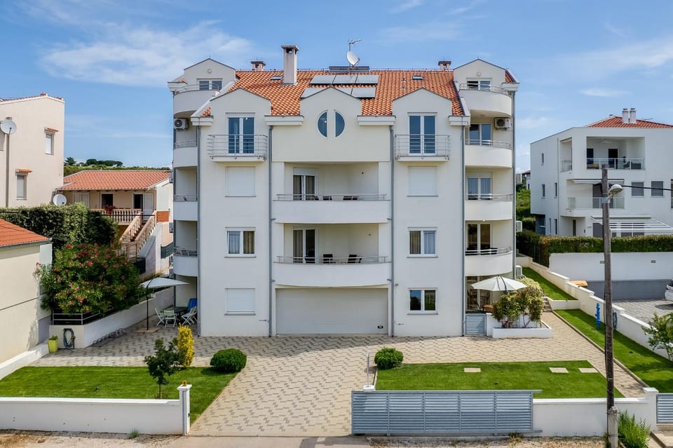 Property building, Day