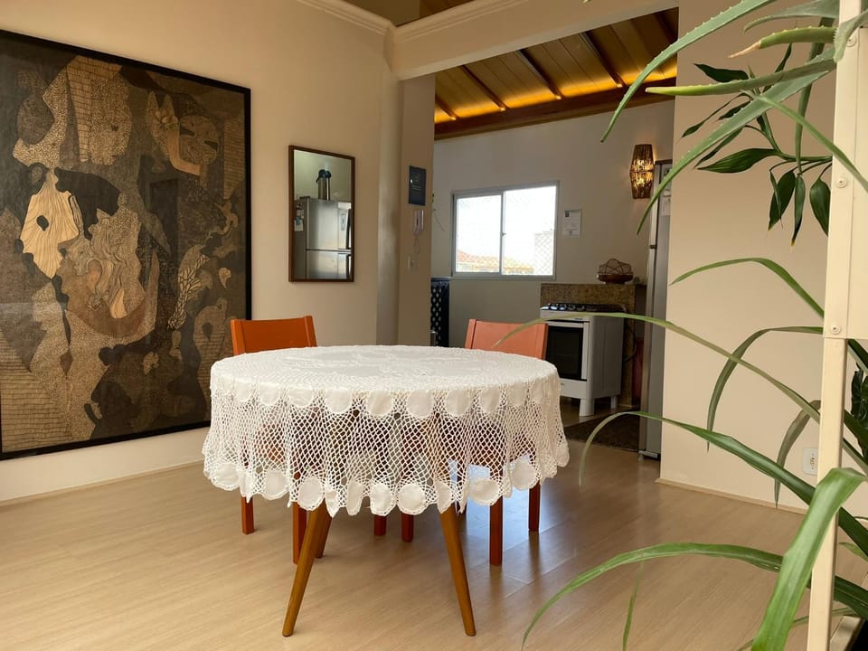 Living room, Decorative detail, Dining area, Meeting/conference room