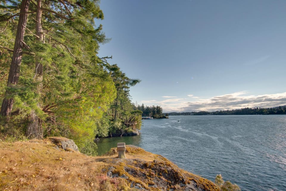 East Sooke Hideaway House in Vancouver Island