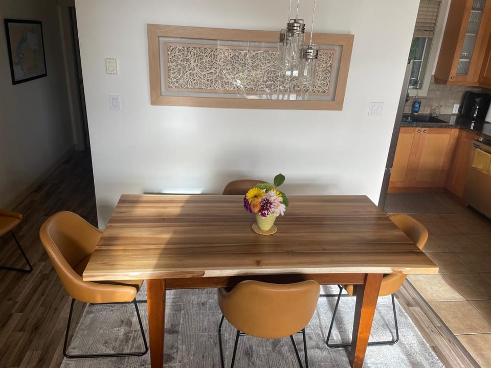 Sooke Harbour Hideaway - Luxurious Vacation Rental House in Vancouver Island