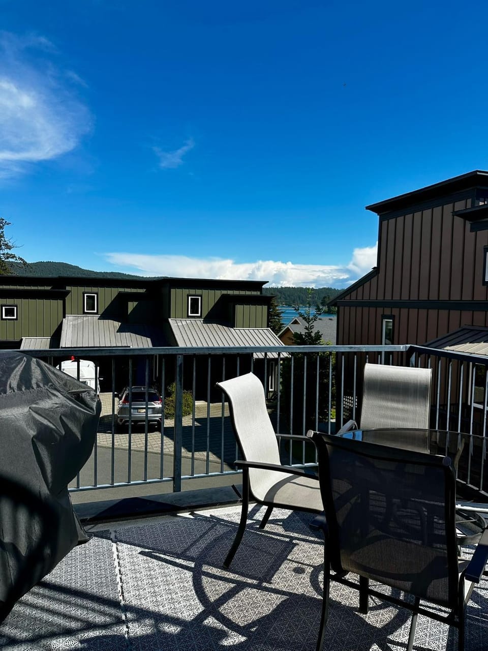 Sooke Harbour Townhouse - Waterfront 2-Bed Rental House in Vancouver Island